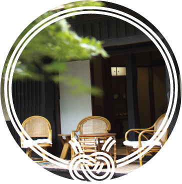 縁側の写真を丸く切り抜いたイラスト